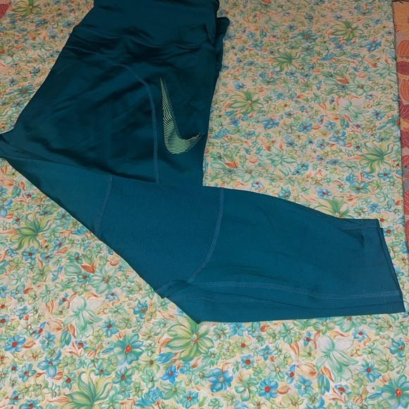 Teal & lime green Nike athletic capris (2X) (nwt) - Picture 2 of 7